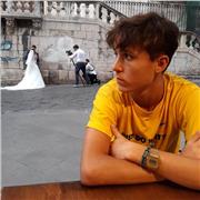 Soy Matías, universitario de 19 años. Matrícula de honor en Bachillerato. Busco dar clases de inglés a niños de hasta 4°de la ESO